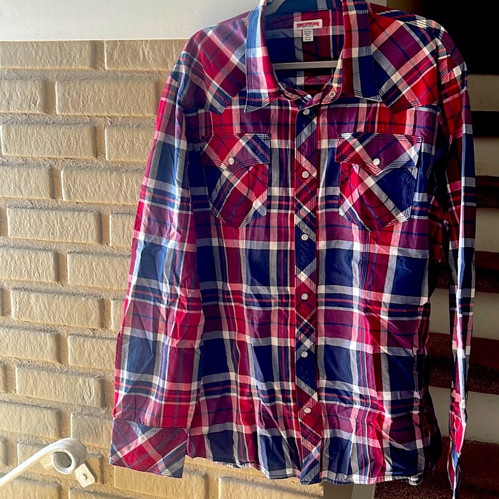 Men’s plaid shirt